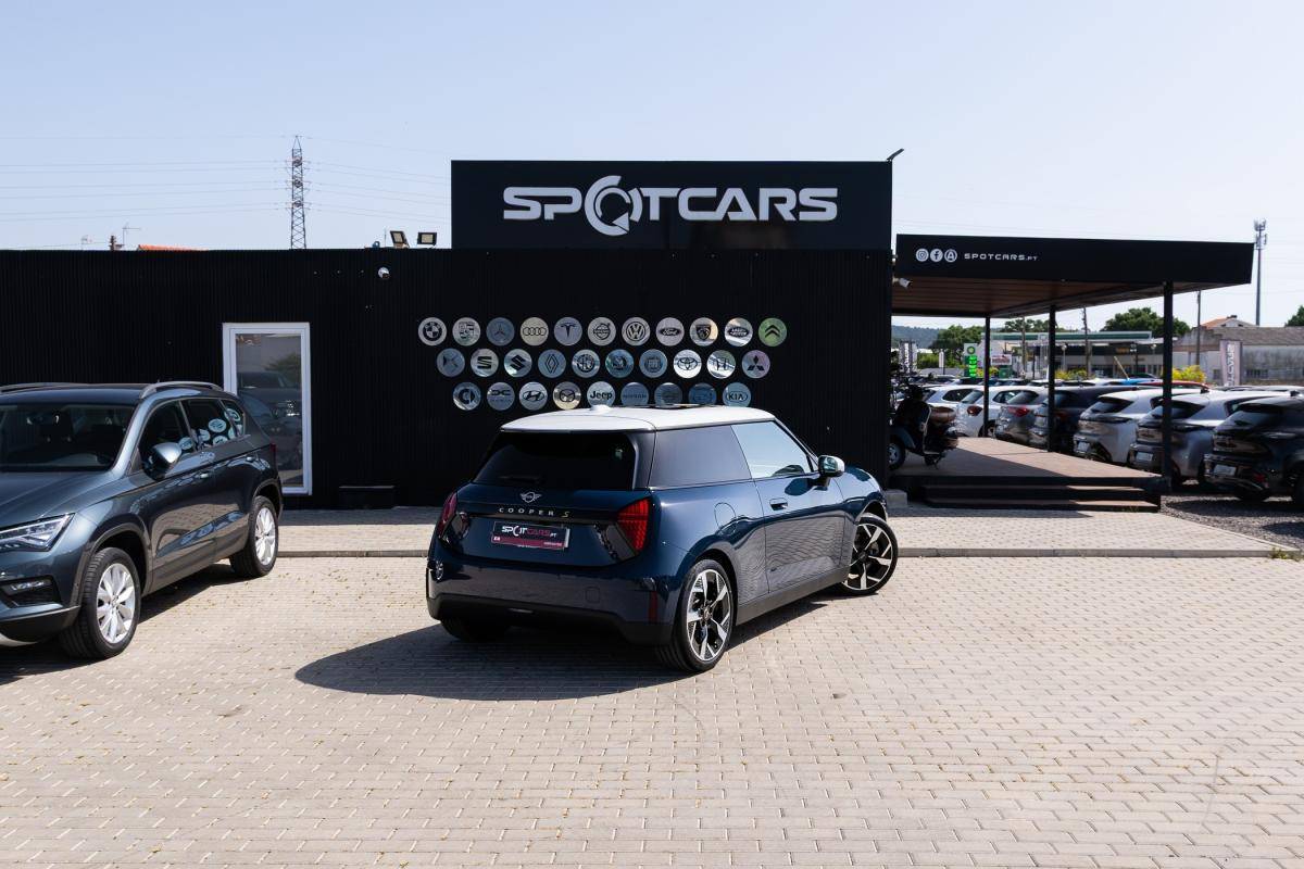 mini-cooper-2025-eletrico-500cc