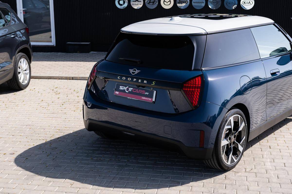 mini-cooper-2025-eletrico-500cc