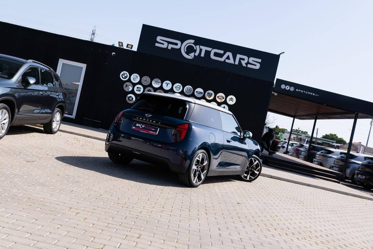 mini-cooper-2025-eletrico-500cc