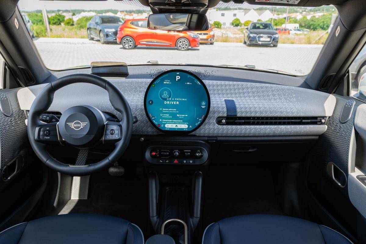 mini-cooper-2025-eletrico-500cc