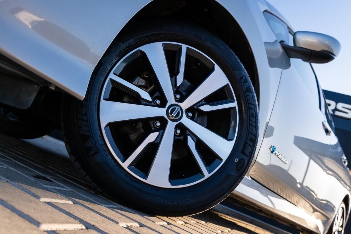 nissan-leaf-2020-eletrico-500cc