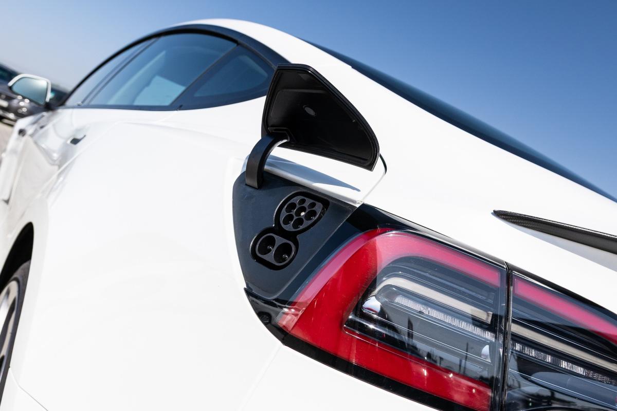 tesla-model-3-2021-eletrico-500cc