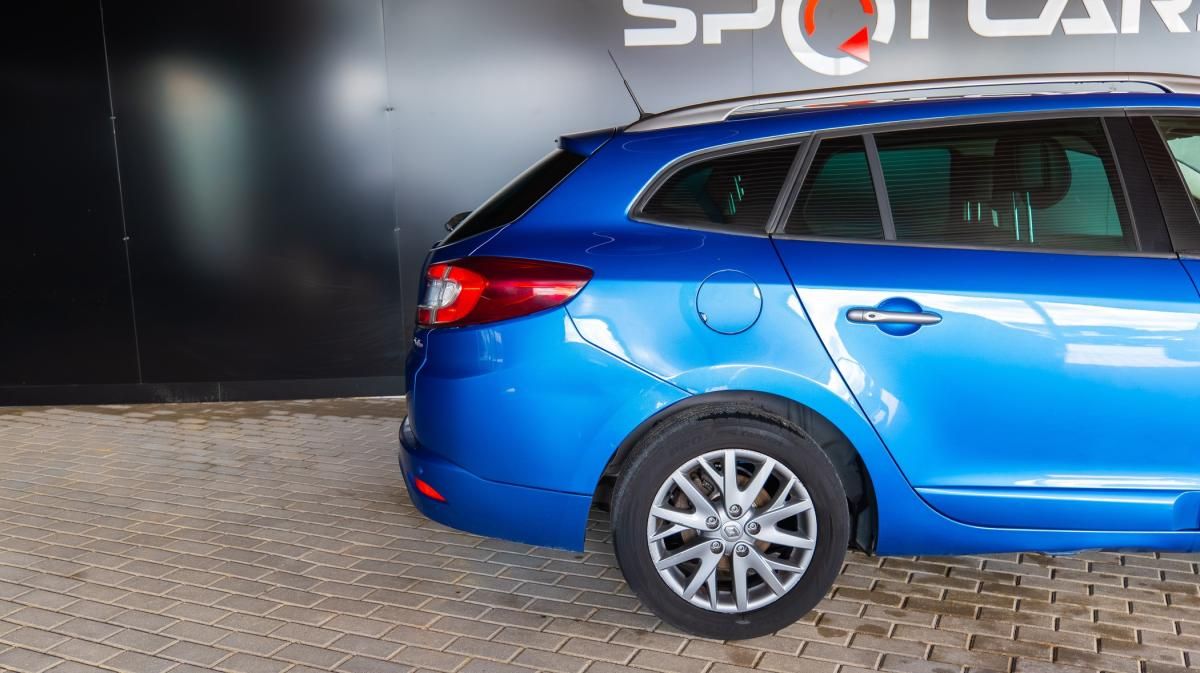 renault-megane-sport-tourer-2014-diesel-1461cc