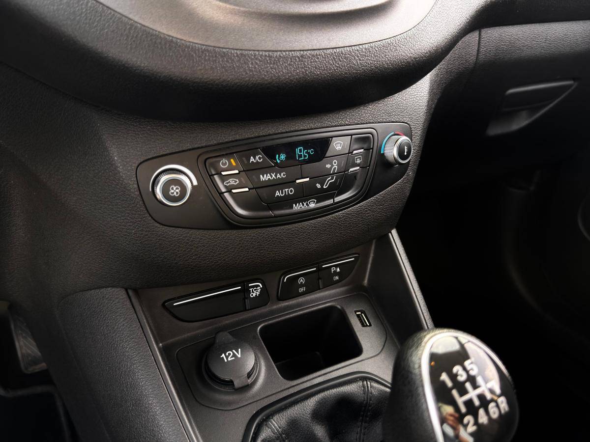 ford-transit-courier-2021-diesel-1499cc