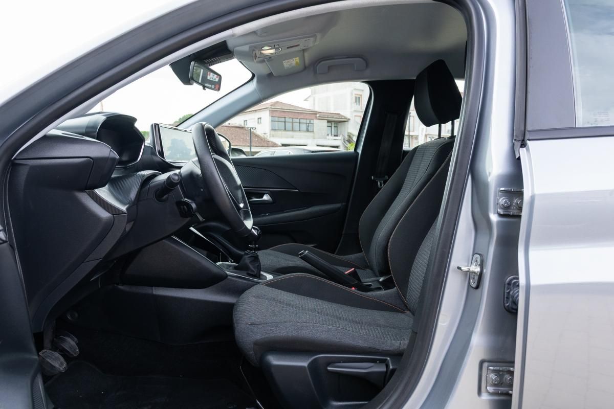 peugeot-208-2025-gasolina-1199cc