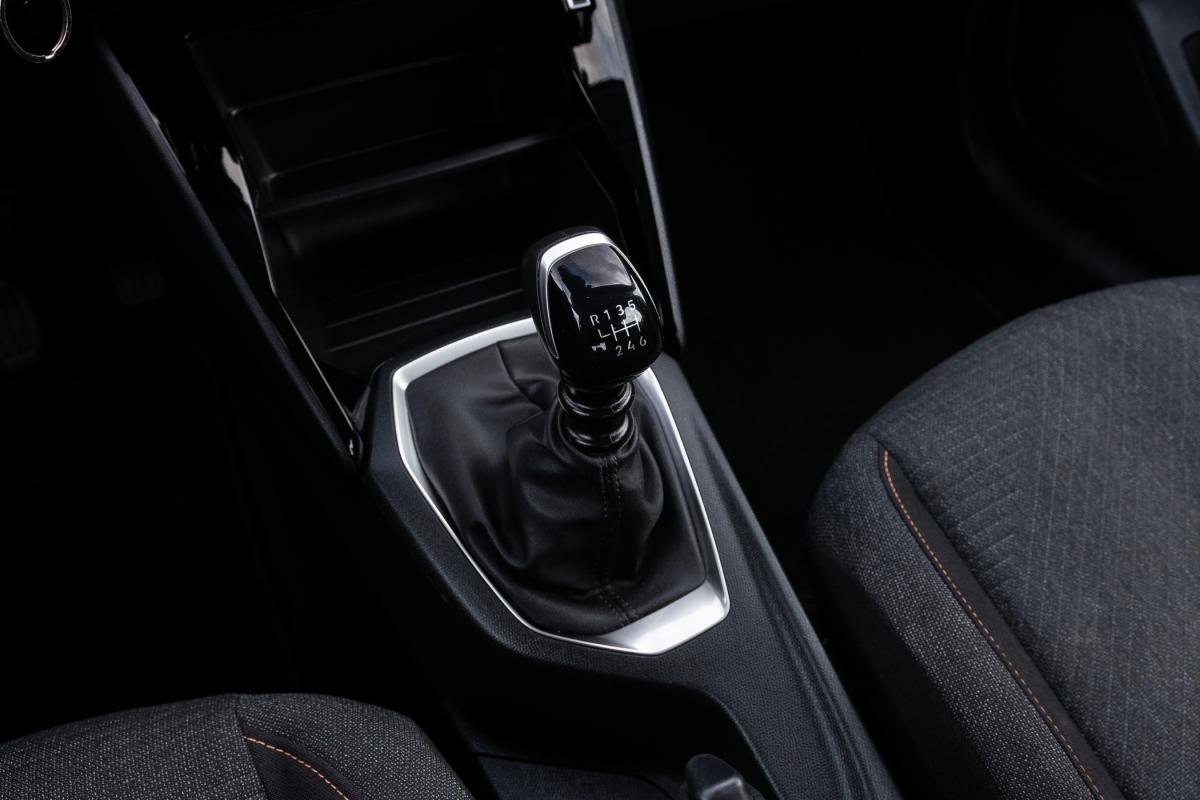 peugeot-208-2025-gasolina-1199cc