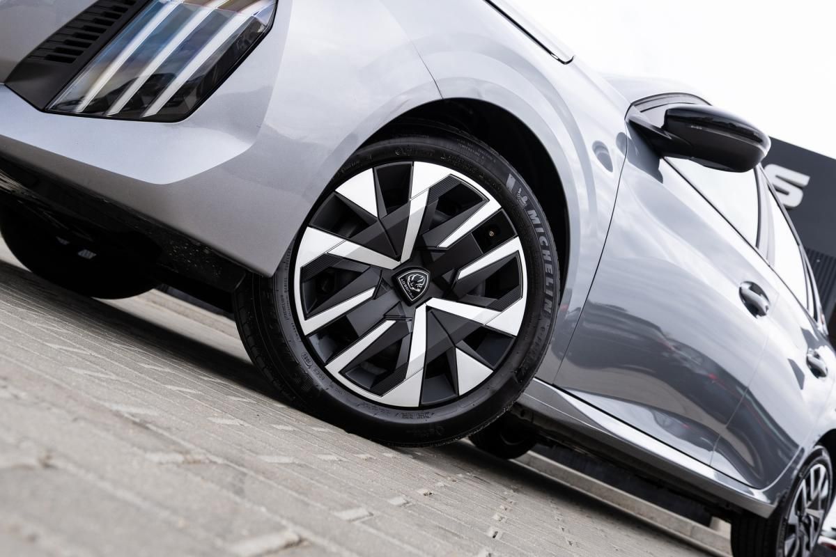 peugeot-208-2025-gasolina-1199cc