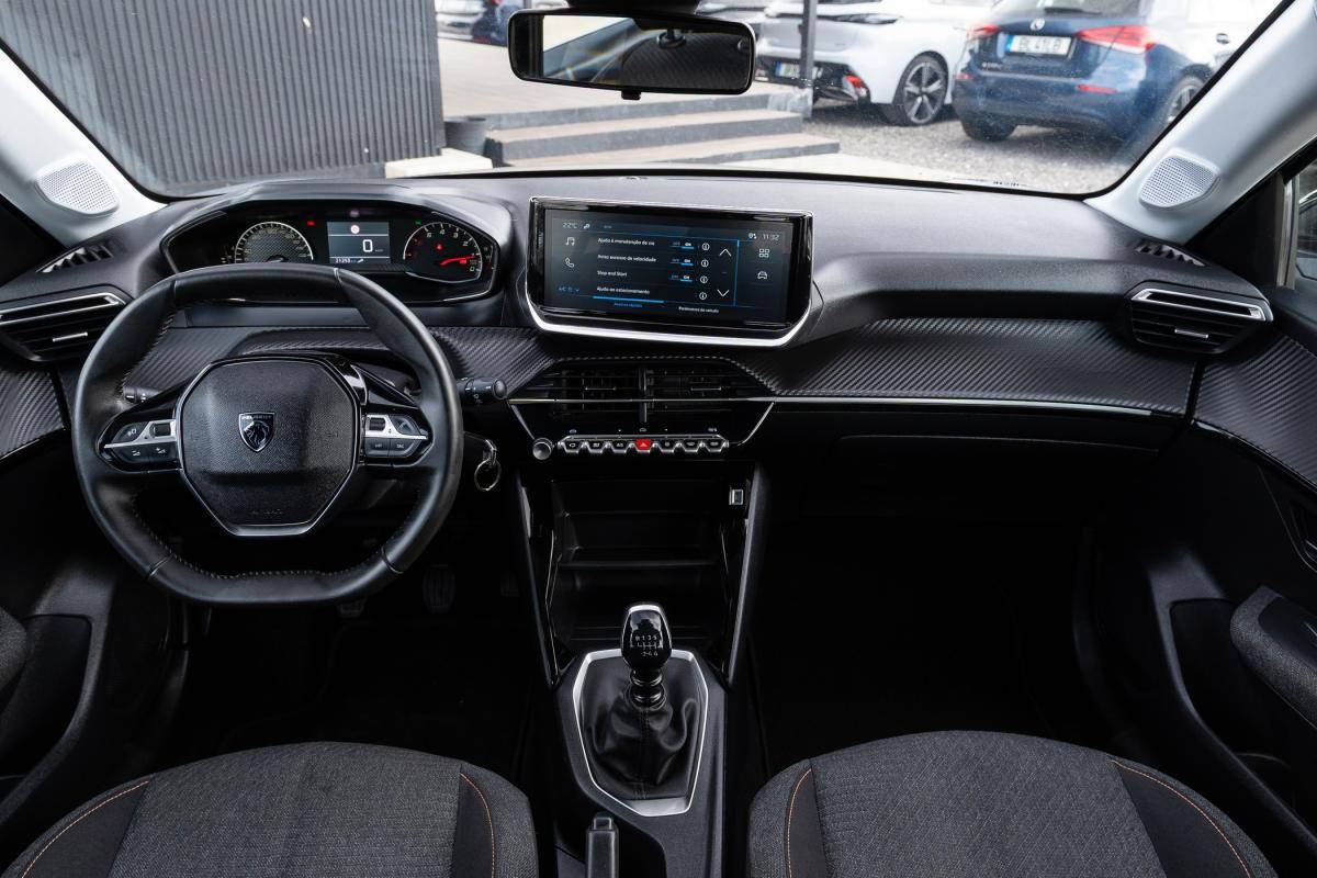 peugeot-208-2025-gasolina-1199cc