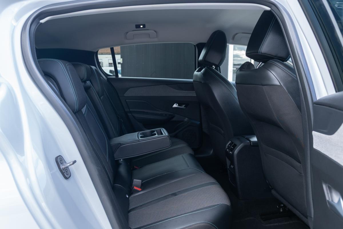 peugeot-308-2024-gasolina-1199cc