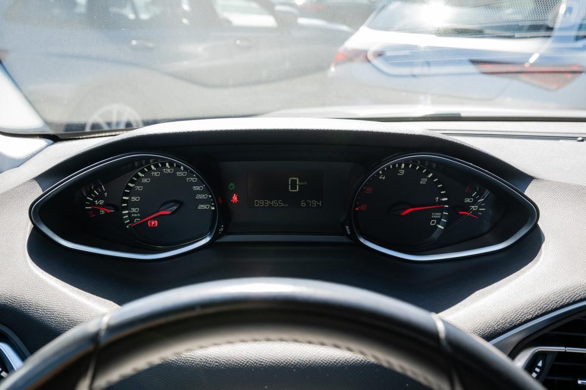peugeot-308-2019-diesel-1499cc