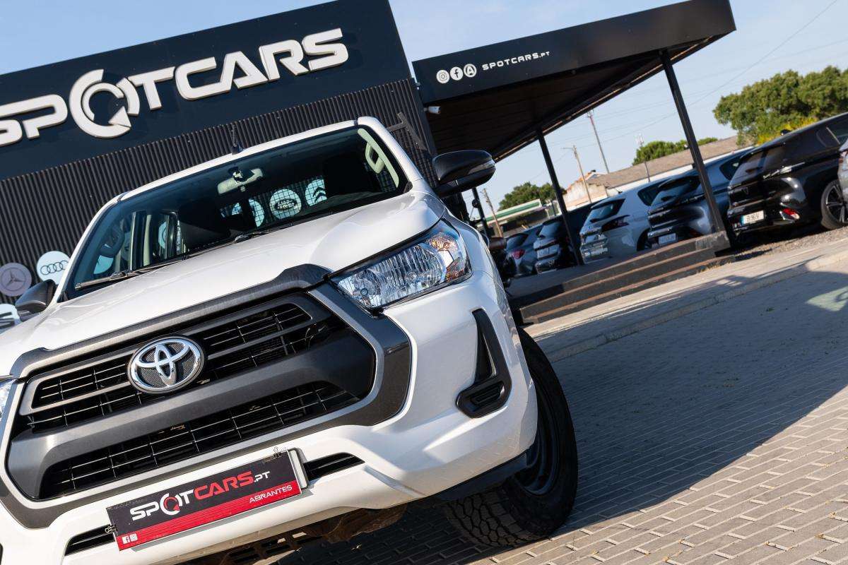toyota-hilux-2022-diesel-2393cc