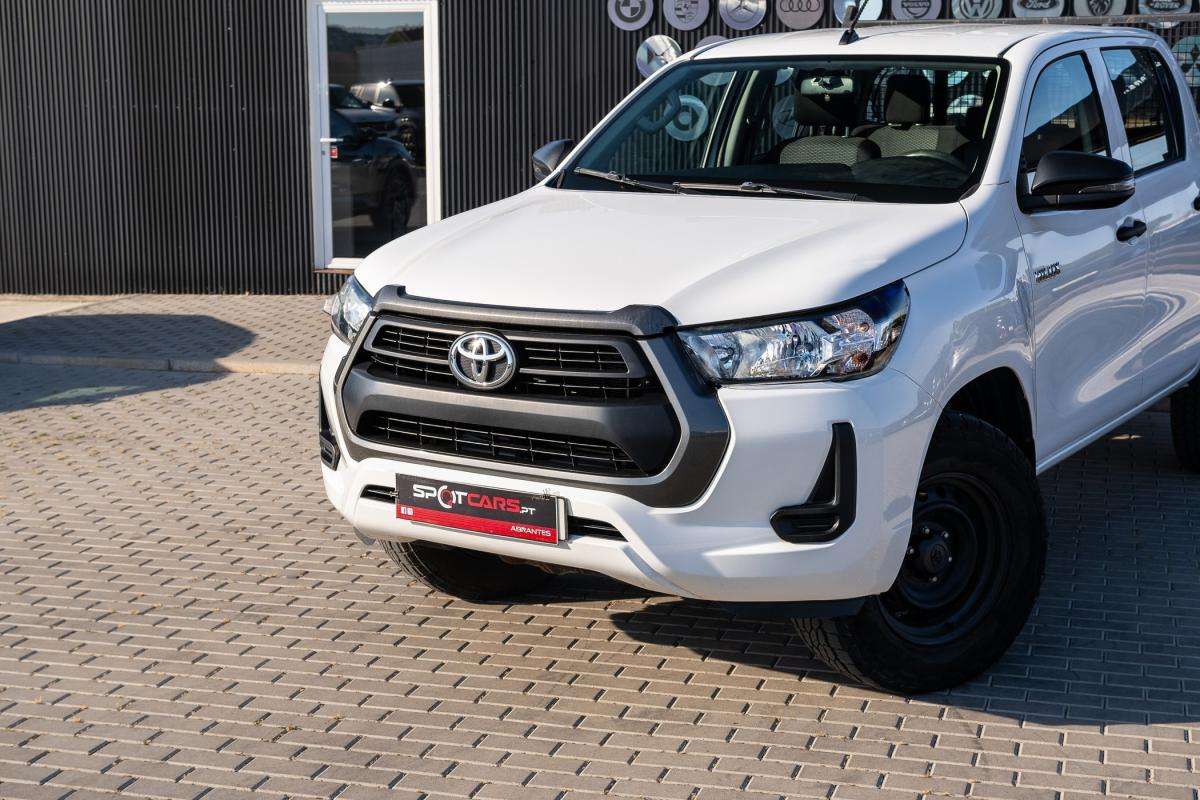 toyota-hilux-2022-diesel-2393cc