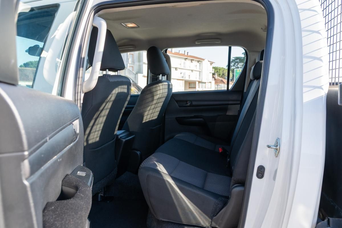 toyota-hilux-2022-diesel-2393cc