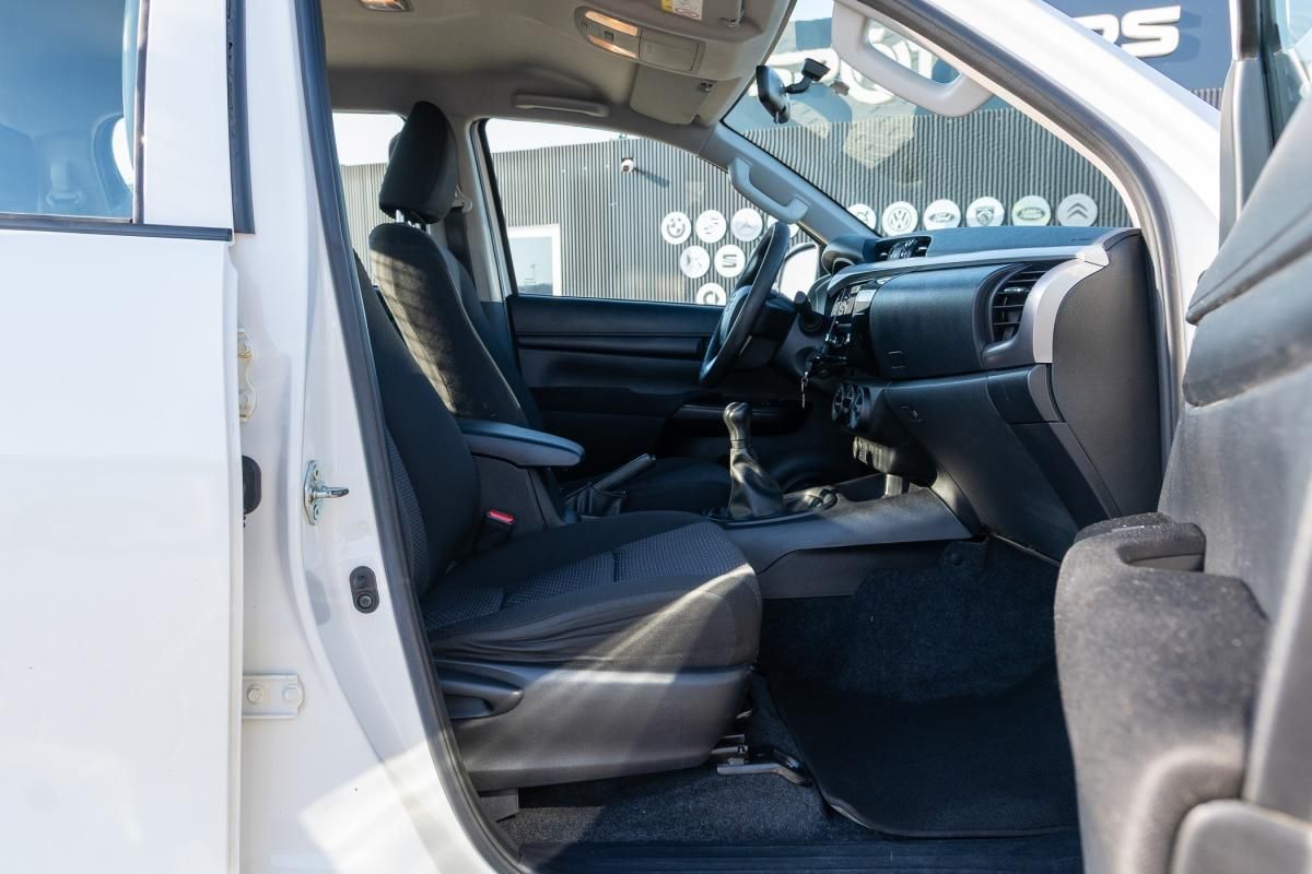 toyota-hilux-2022-diesel-2393cc