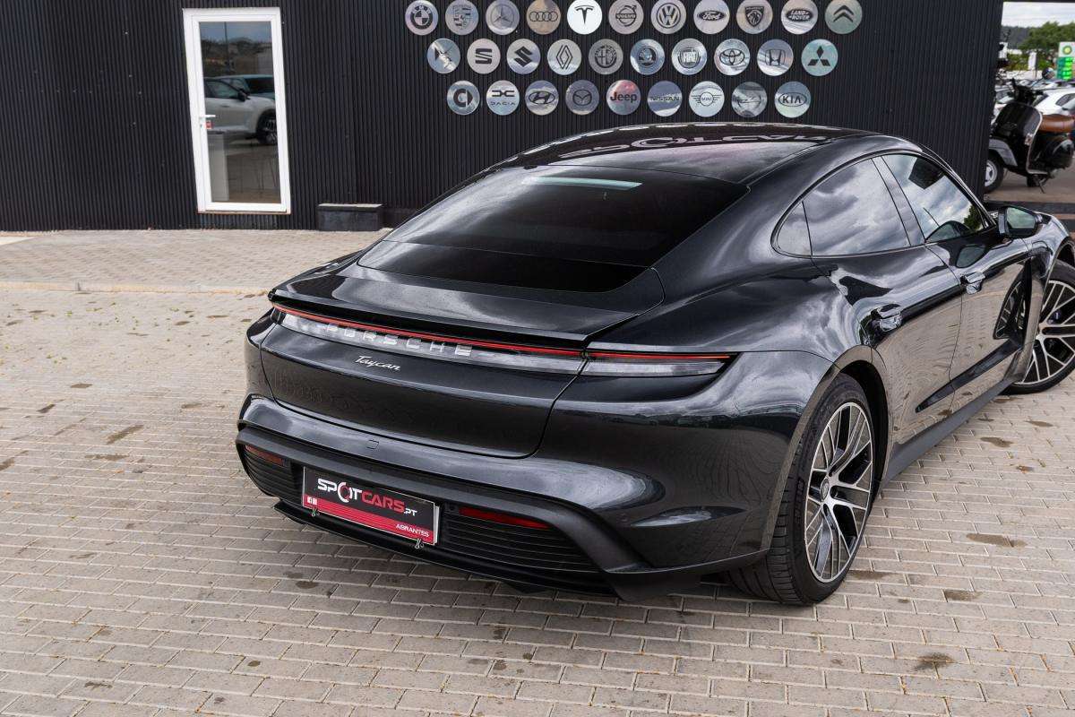 porsche-taycan-2022-eletrico-500cc