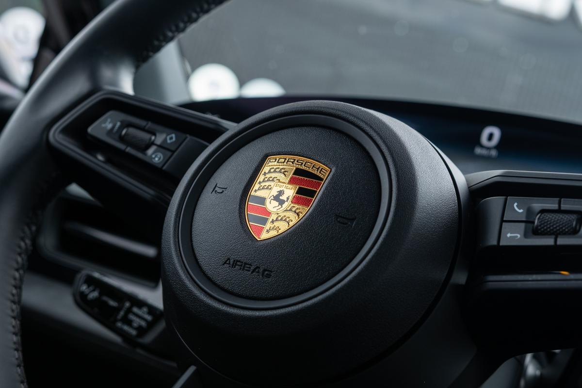 porsche-taycan-2022-eletrico-500cc