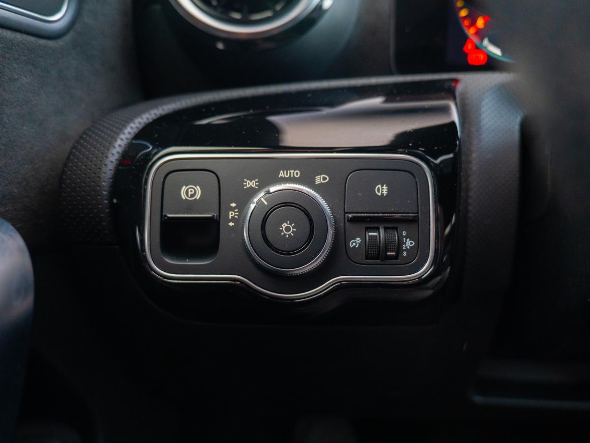 mercedes-benz-classe-a-2022-hibrido-a-gasolina-1332cc