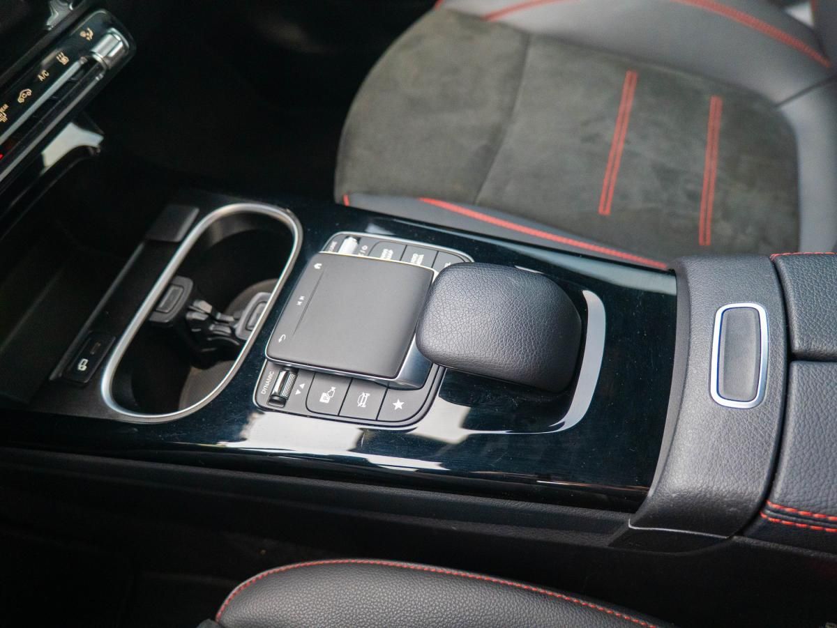 mercedes-benz-classe-a-2022-hibrido-a-gasolina-1332cc