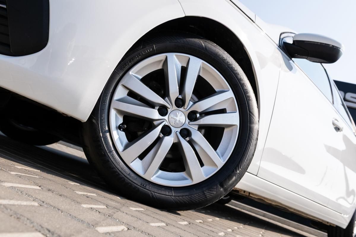 peugeot-308-2019-diesel-1499cc