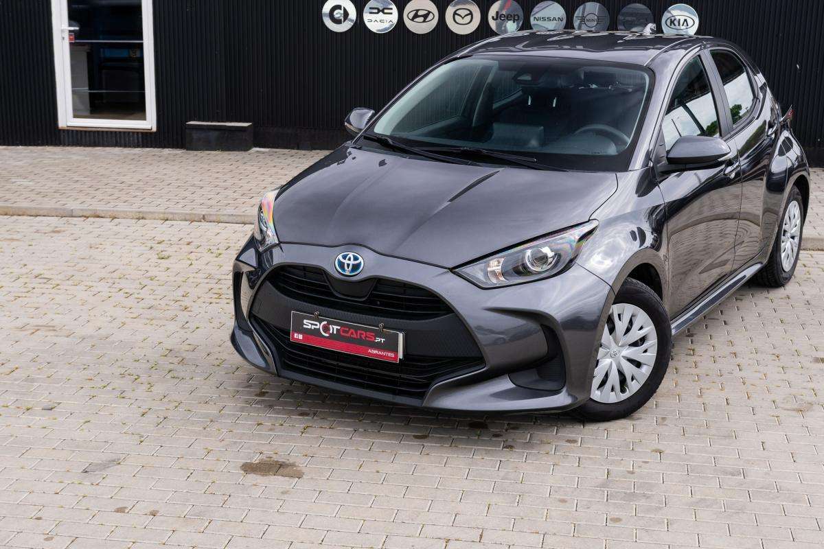 toyota-yaris-2022-hibrido-a-gasolina-1490cc