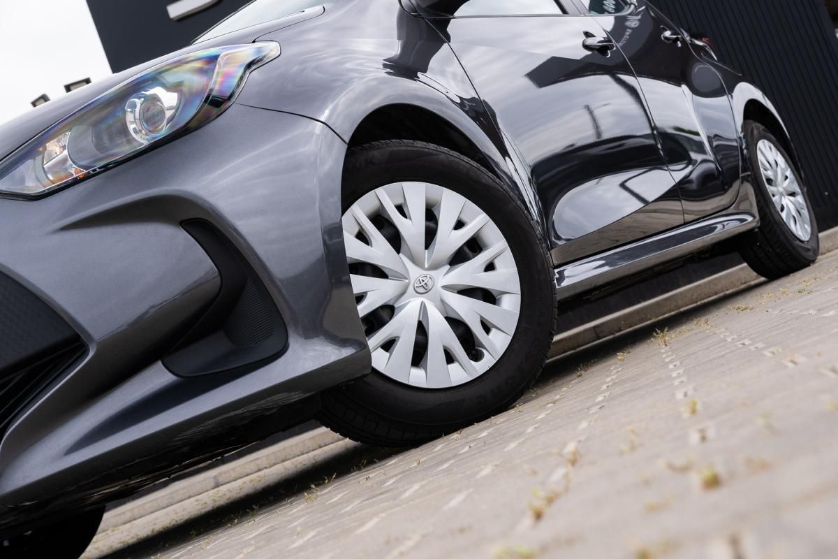 toyota-yaris-2022-hibrido-a-gasolina-1490cc