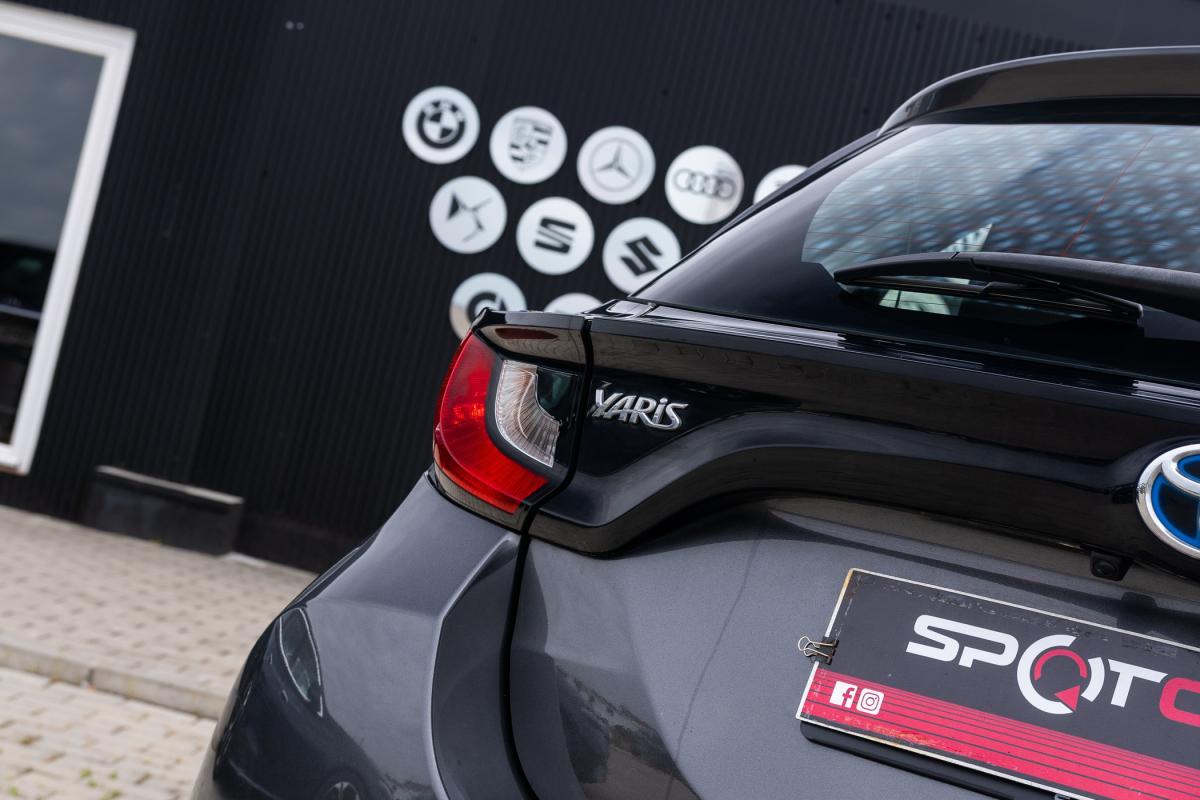 toyota-yaris-2022-hibrido-a-gasolina-1490cc
