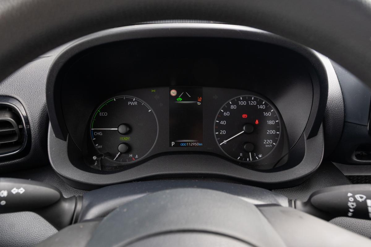 toyota-yaris-2022-hibrido-a-gasolina-1490cc