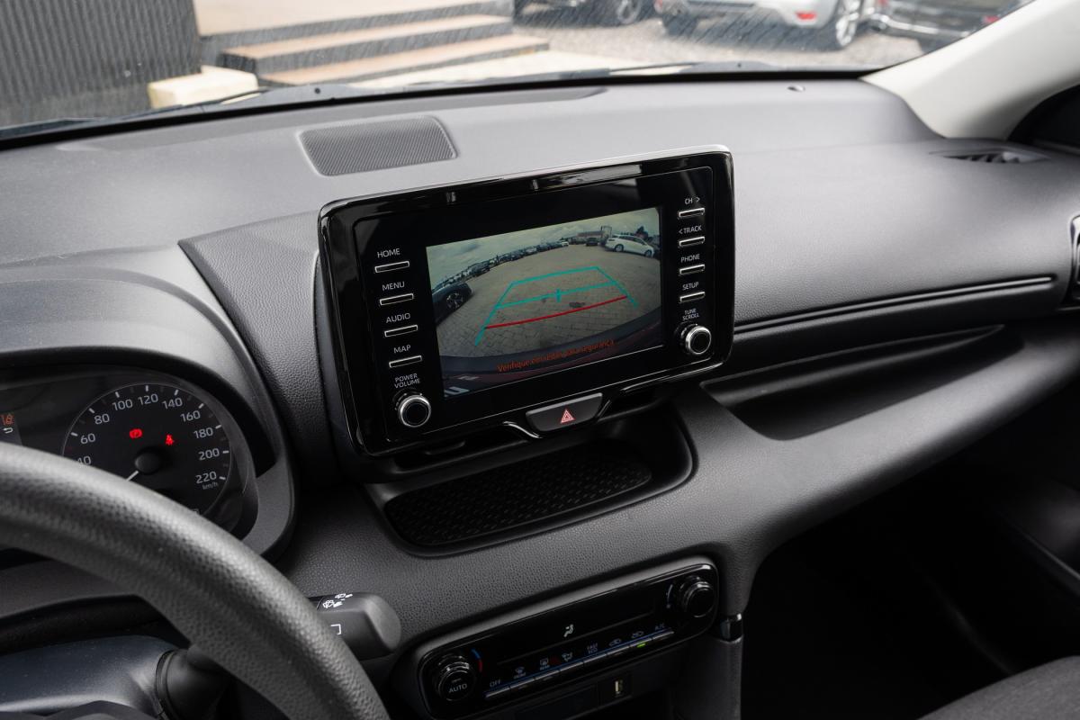 toyota-yaris-2022-hibrido-a-gasolina-1490cc