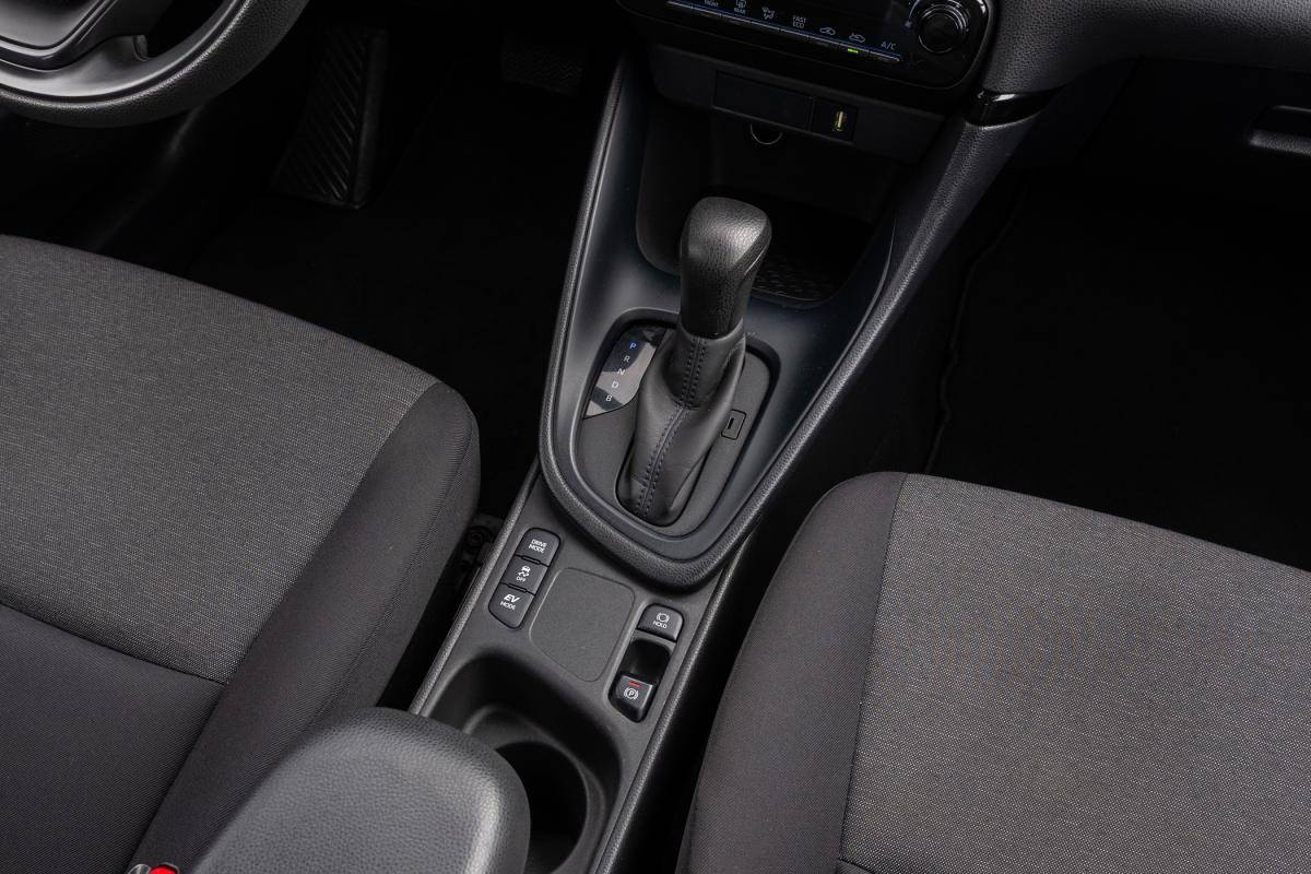toyota-yaris-2022-hibrido-a-gasolina-1490cc