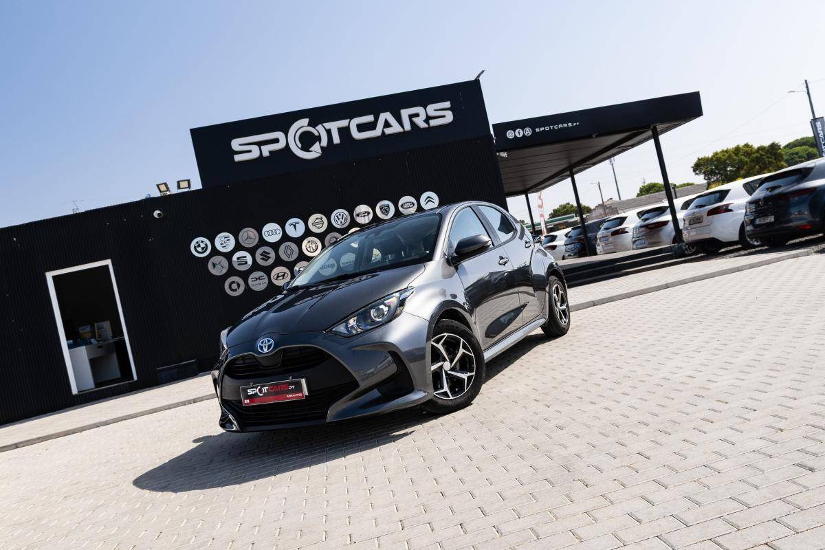 toyota-yaris-2022-hibrido-a-gasolina-1490cc