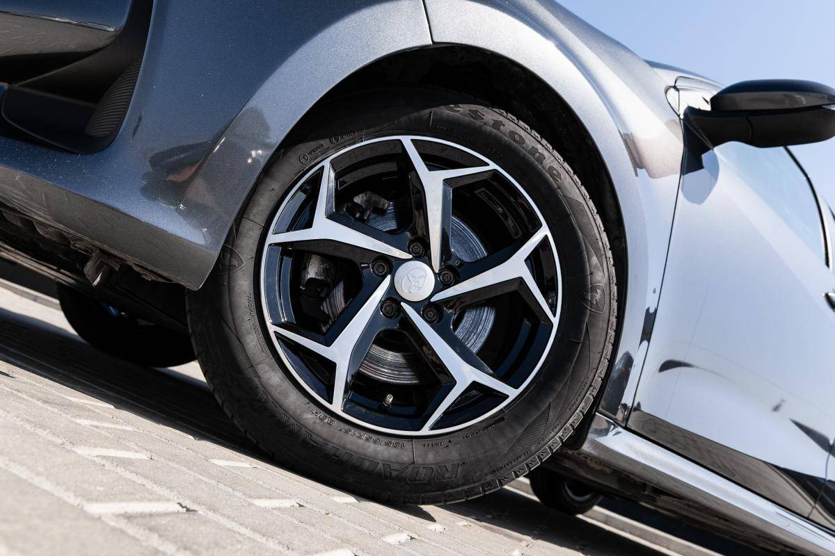 toyota-yaris-2022-hibrido-a-gasolina-1490cc
