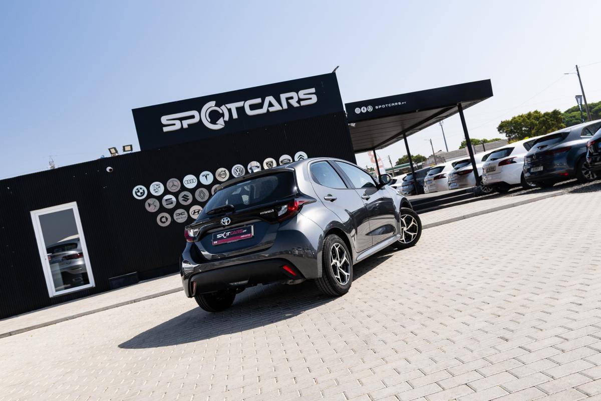 toyota-yaris-2022-hibrido-a-gasolina-1490cc