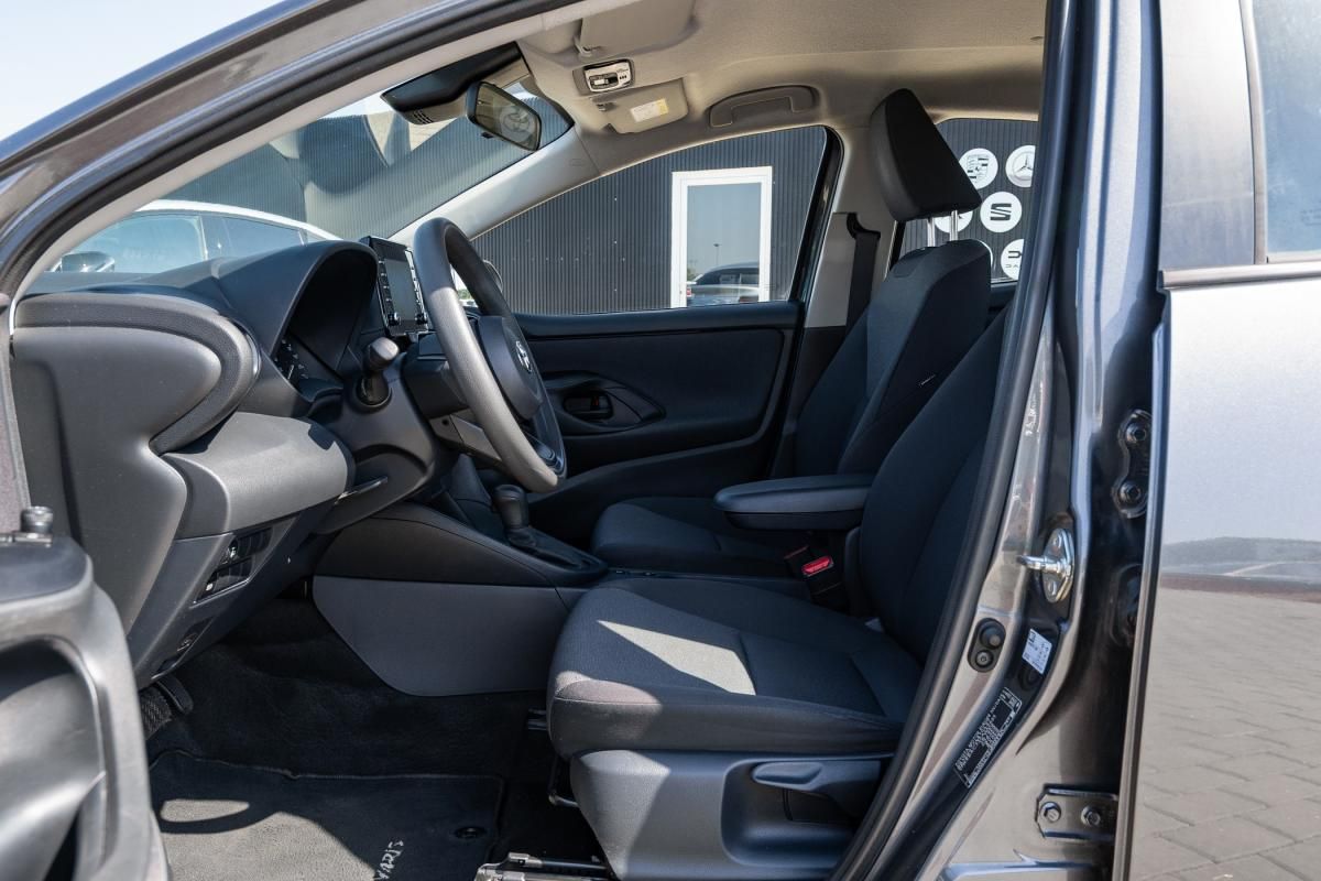 toyota-yaris-2022-hibrido-a-gasolina-1490cc