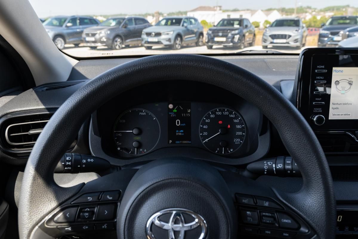 toyota-yaris-2022-hibrido-a-gasolina-1490cc