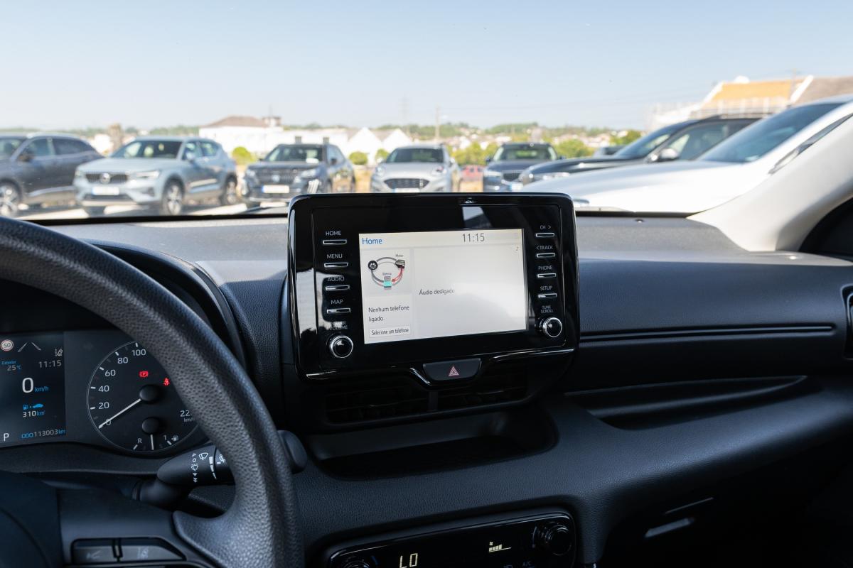 toyota-yaris-2022-hibrido-a-gasolina-1490cc