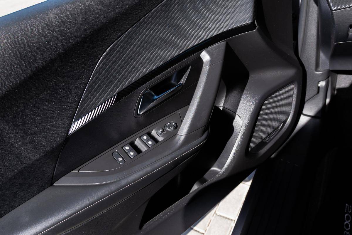 peugeot-2008-2024-gasolina-1199cc