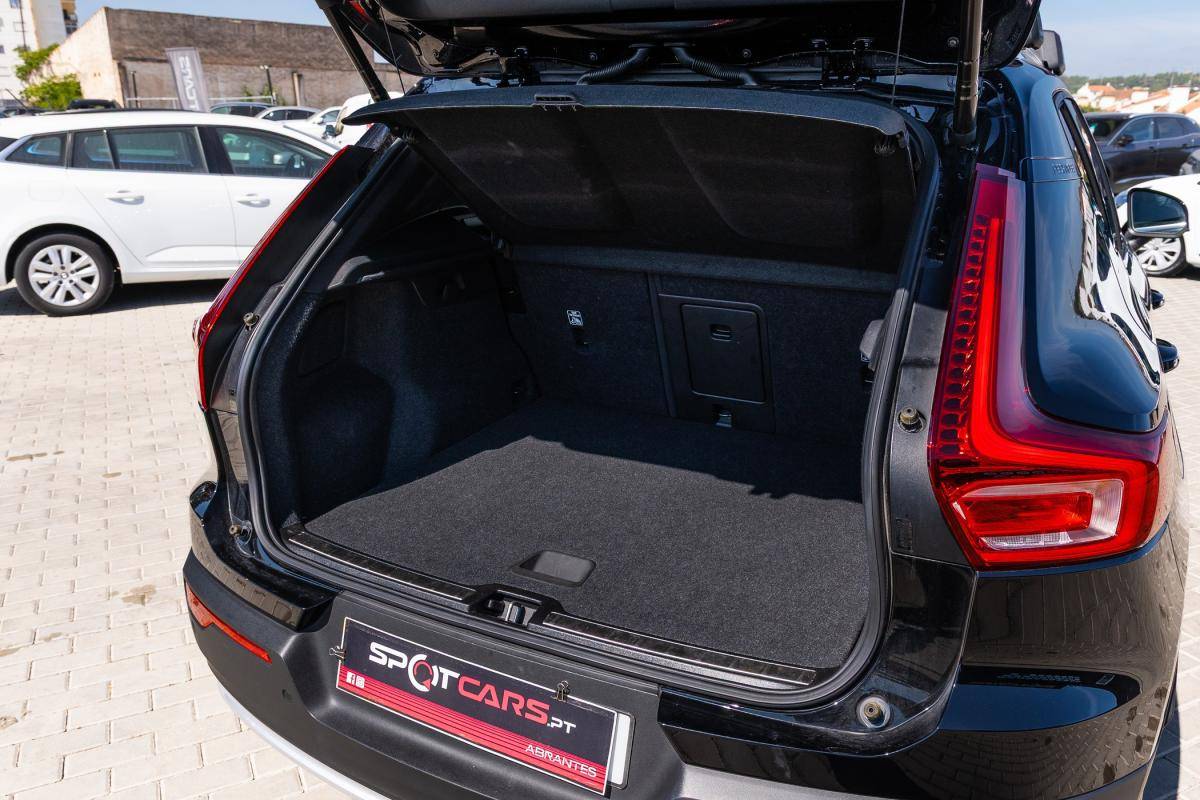 volvo-xc40-2023-hibrido-a-gasolina-1477cc
