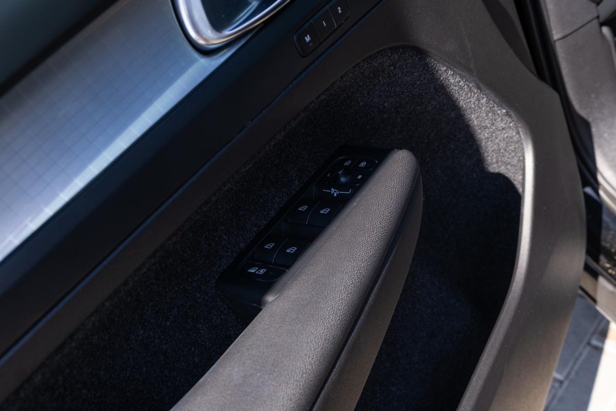 volvo-xc40-2023-hibrido-a-gasolina-1477cc