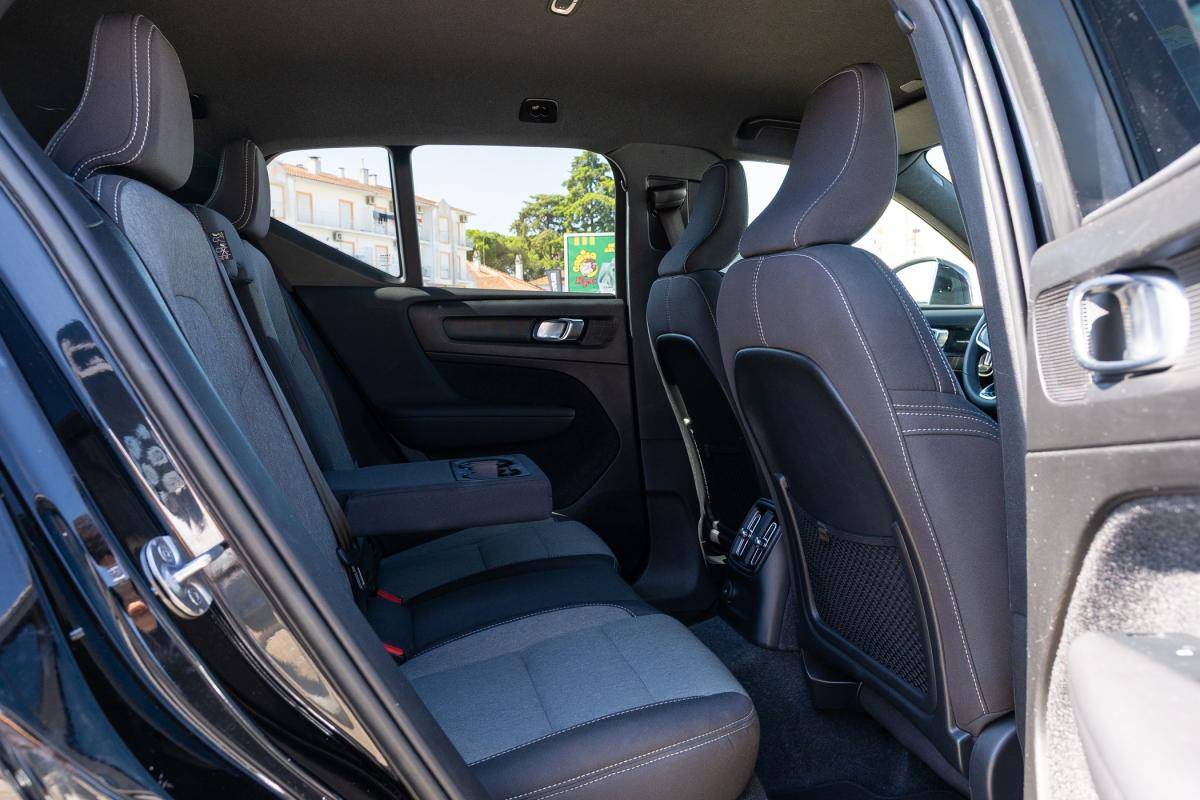 volvo-xc40-2023-hibrido-a-gasolina-1477cc