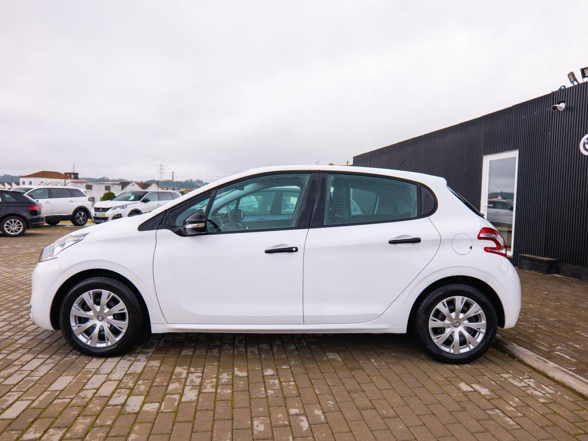 peugeot-208-2015-diesel-1398cc