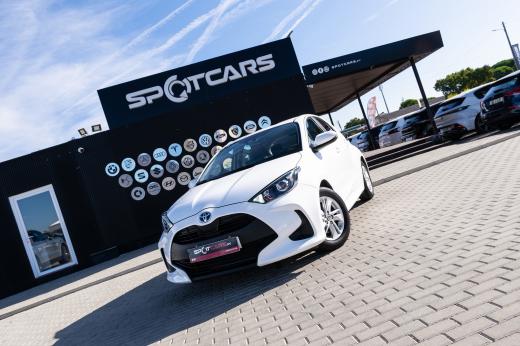 toyota-yaris-2023-hibrido-a-gasolina-1490cc