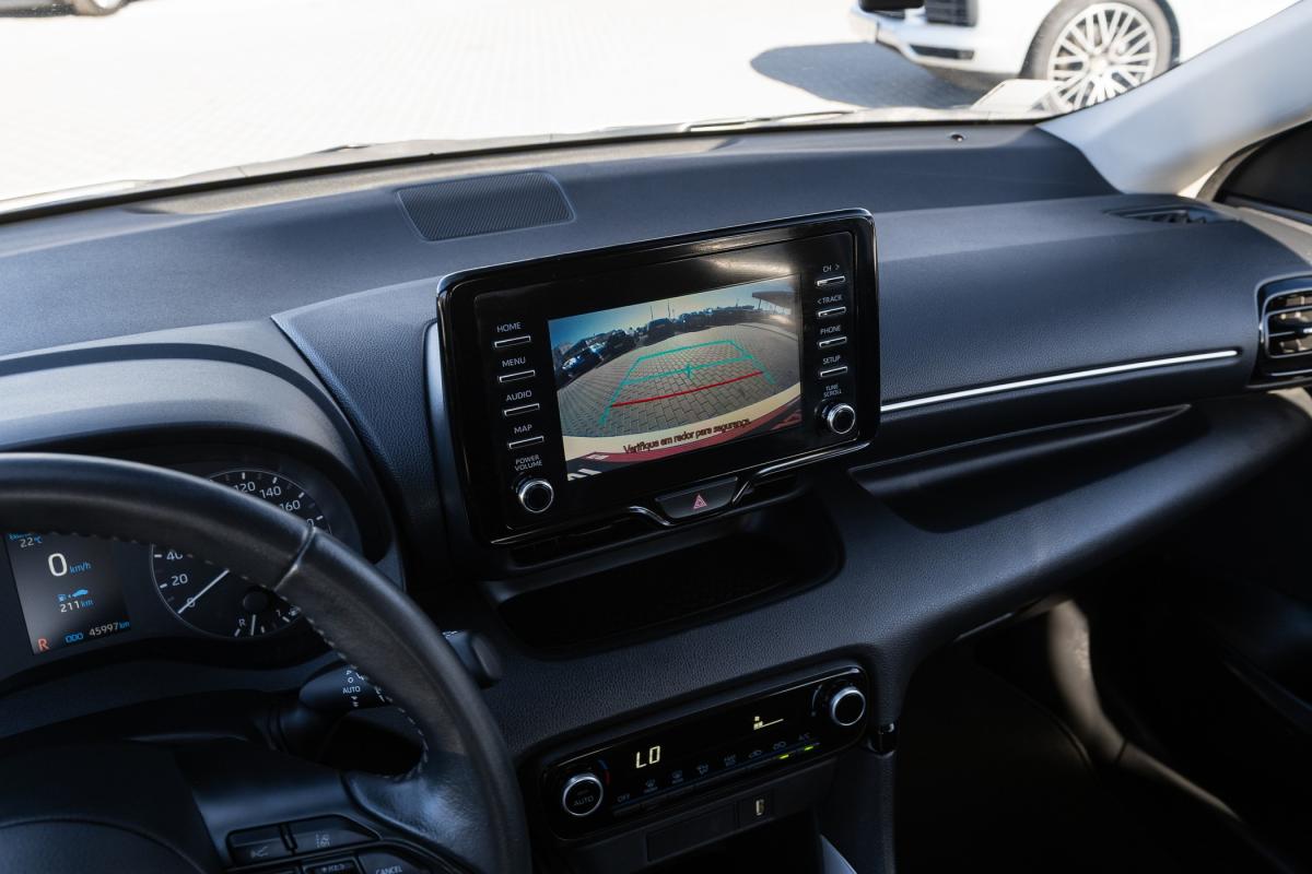 toyota-yaris-2023-hibrido-a-gasolina-1490cc