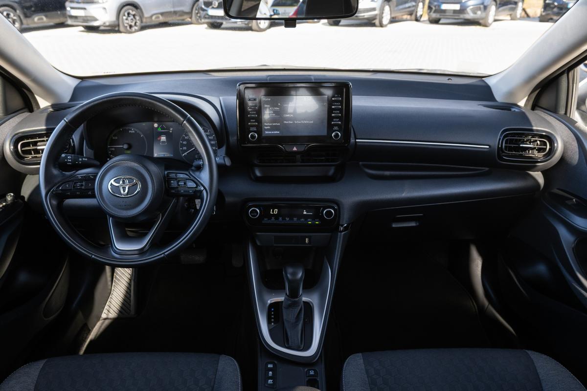 toyota-yaris-2023-hibrido-a-gasolina-1490cc