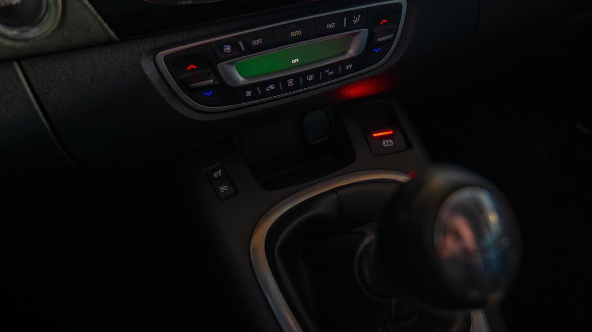 renault-grand-scenic-2014-diesel-1598cc