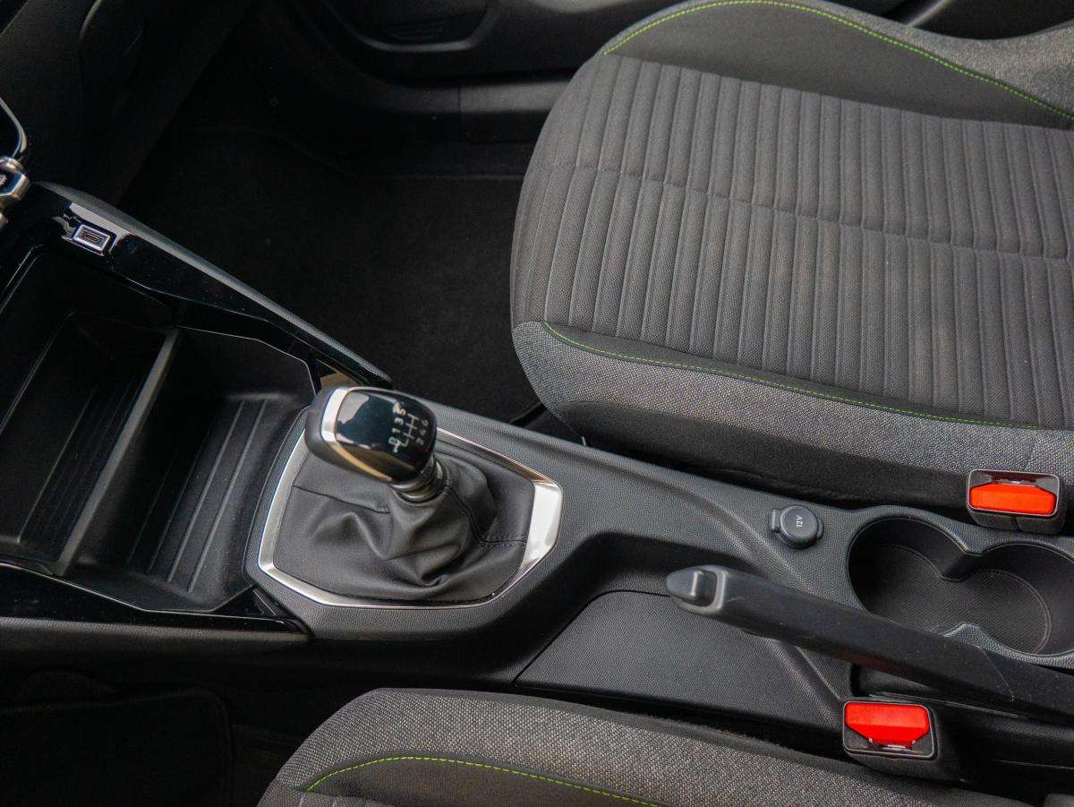 peugeot-2008-2024-gasolina-1199cc