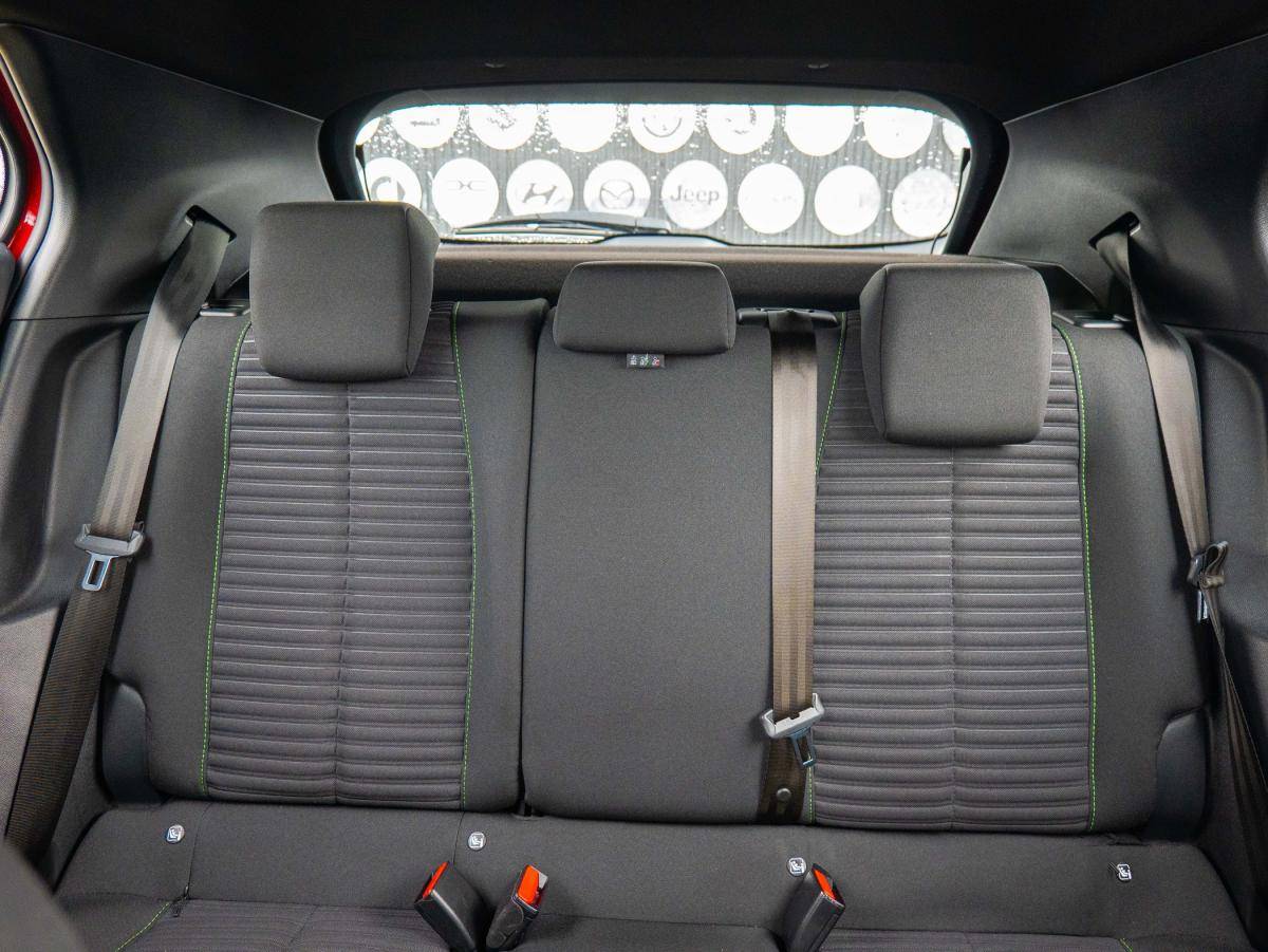 peugeot-2008-2024-gasolina-1199cc