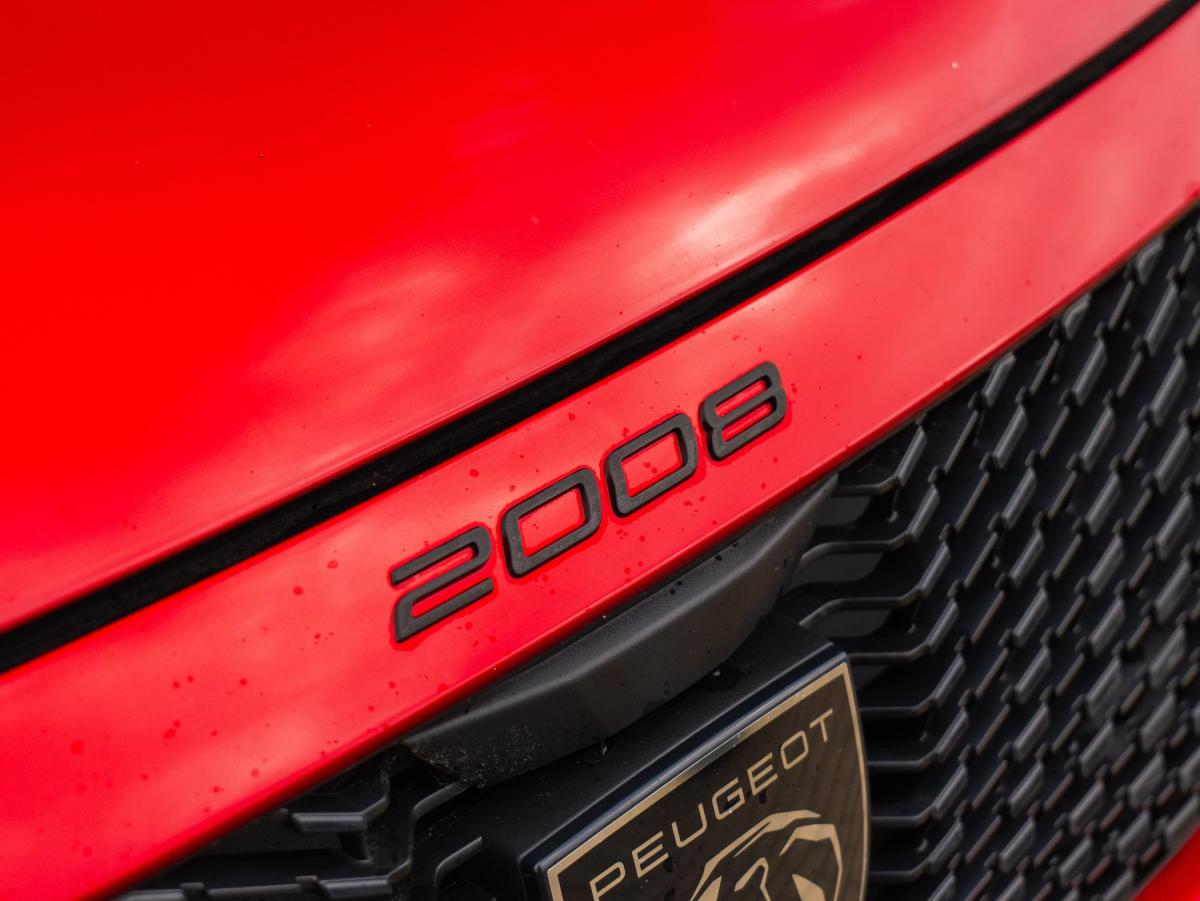 peugeot-2008-2024-gasolina-1199cc
