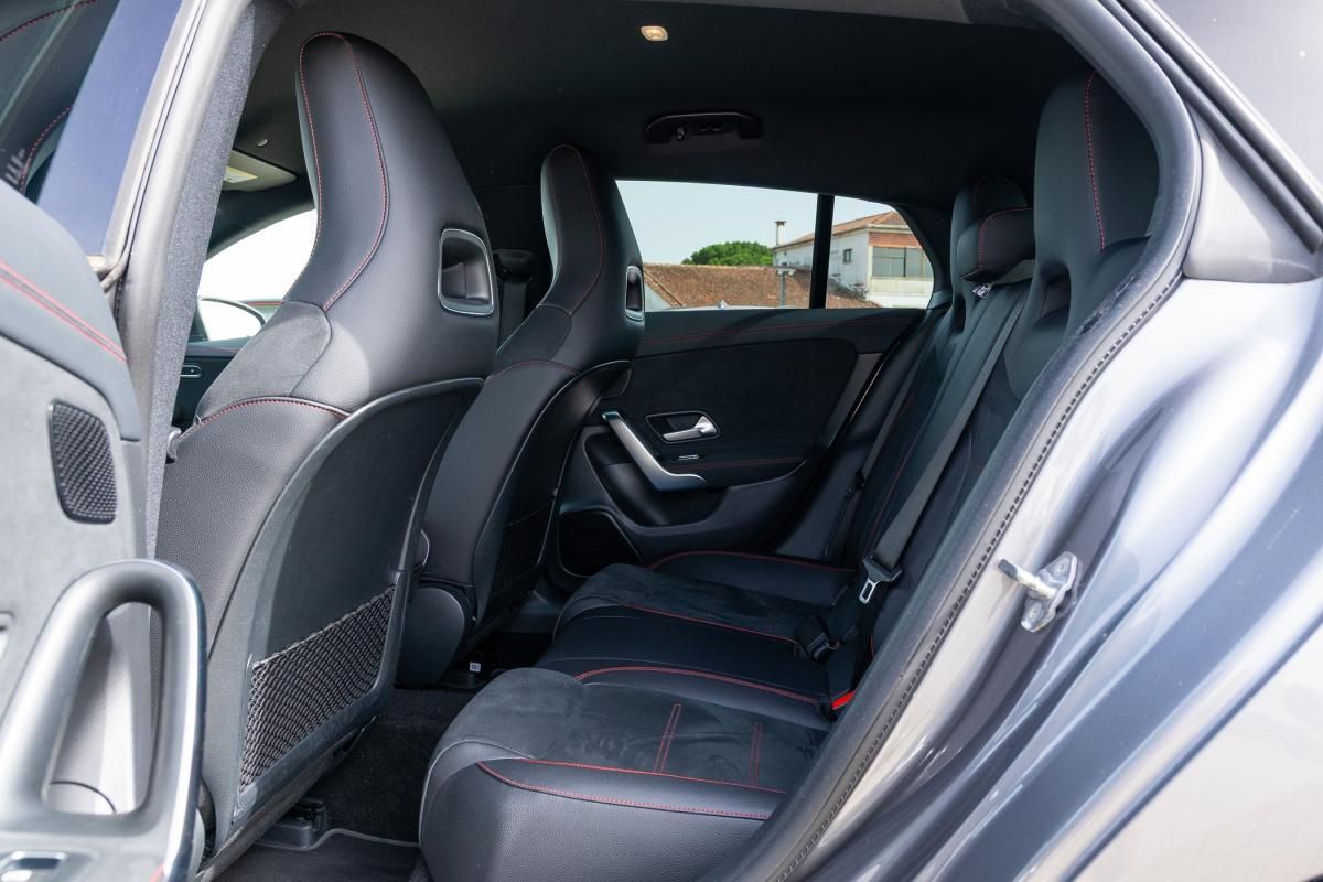 mercedes-benz-cla-2019-diesel-1950cc