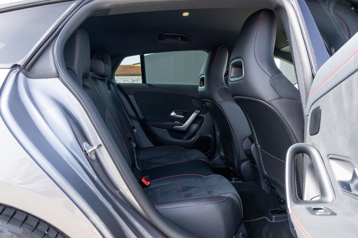 mercedes-benz-cla-2019-diesel-1950cc