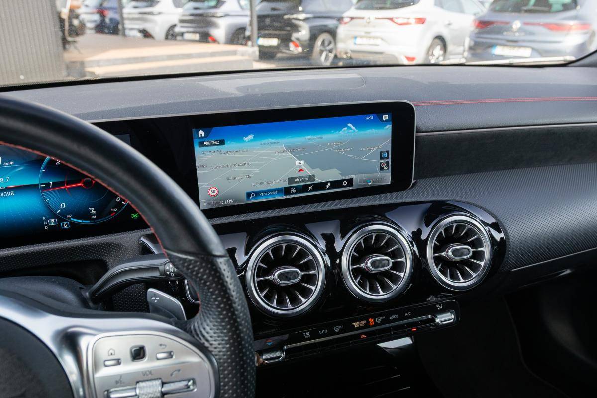 mercedes-benz-cla-2019-diesel-1950cc
